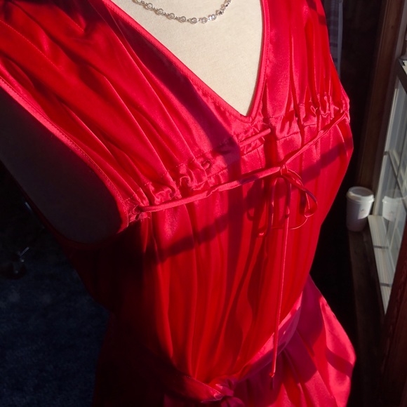 BCBG Gorgeous Pink Satin Top! 🌸🌺🌷 - Picture 3 of 8